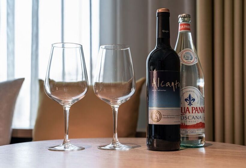 اتاق لوکس, Greet Inn