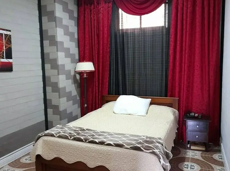 اتاق لوکس, Hollywood Paradise Zf