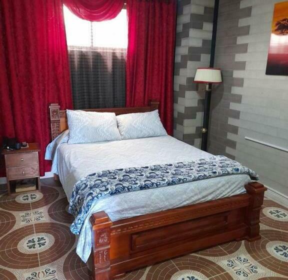 デラックスルーム, Hollywood Paradise Zf