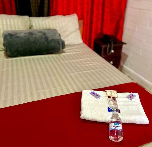 デラックスルーム, Hollywood Paradise Zf