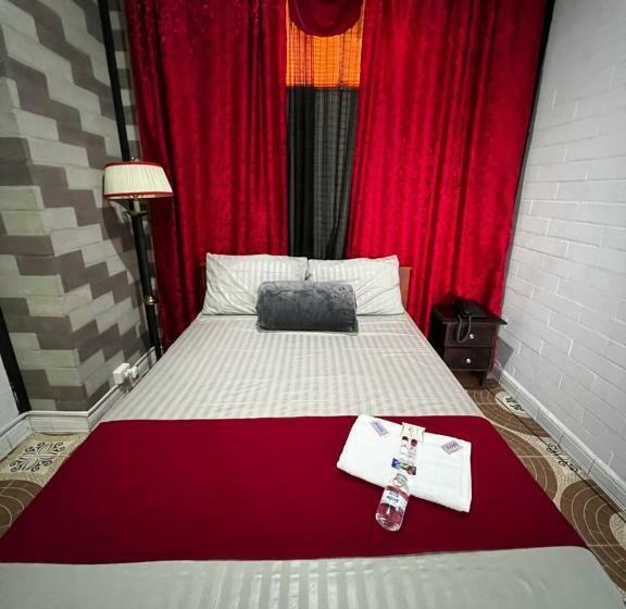 デラックスルーム, Hollywood Paradise Zf