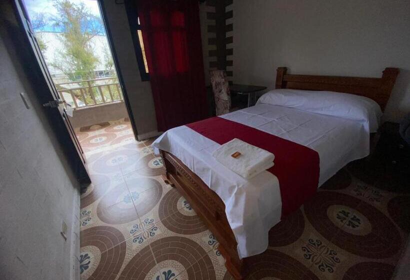 デラックスルーム, Hollywood Paradise Zf