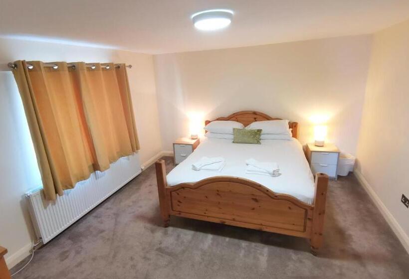 Апартаменты 3 Спальни, Morecambe Rooms