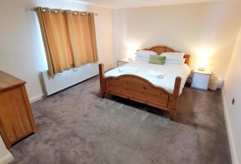 Апартаменты 3 Спальни, Morecambe Rooms