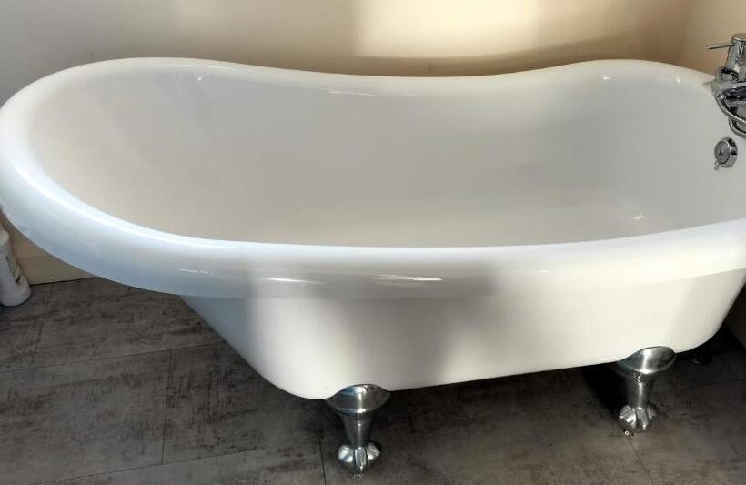 Апартаменты 3 Спальни, Morecambe Rooms