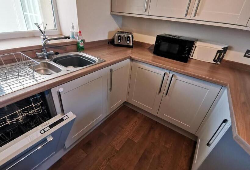 Апартаменты 3 Спальни, Morecambe Rooms