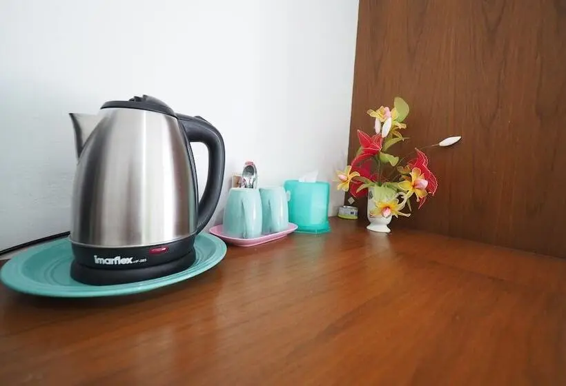 Standard Kolmen Hengen Huone, Phuhi