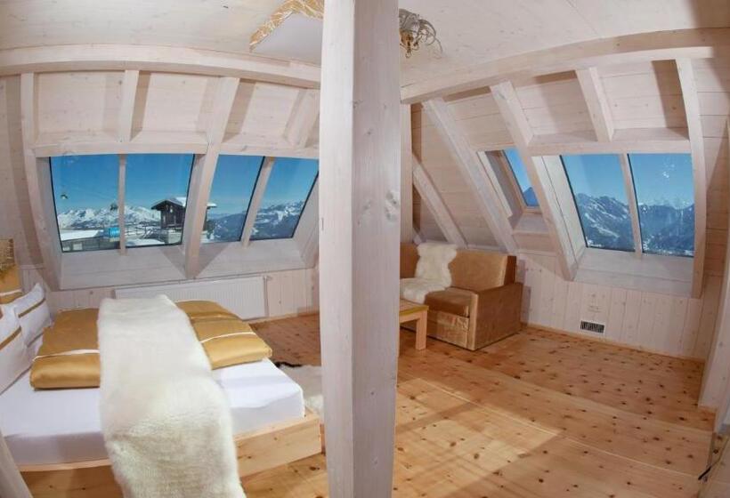 سوییت با چشمانداز کوه, Schneekarhütte