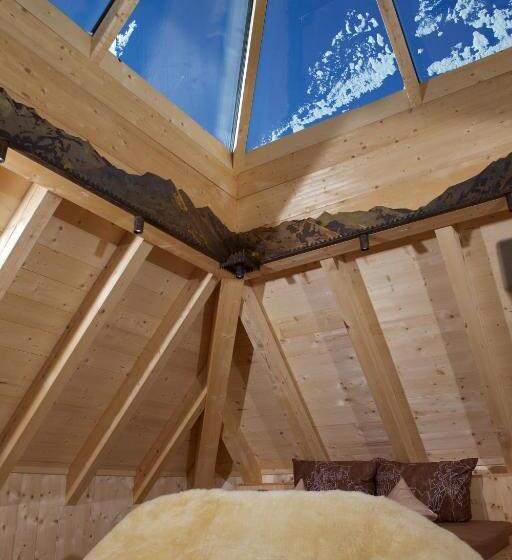 Deluxe Suite King Bed, Schneekarhütte