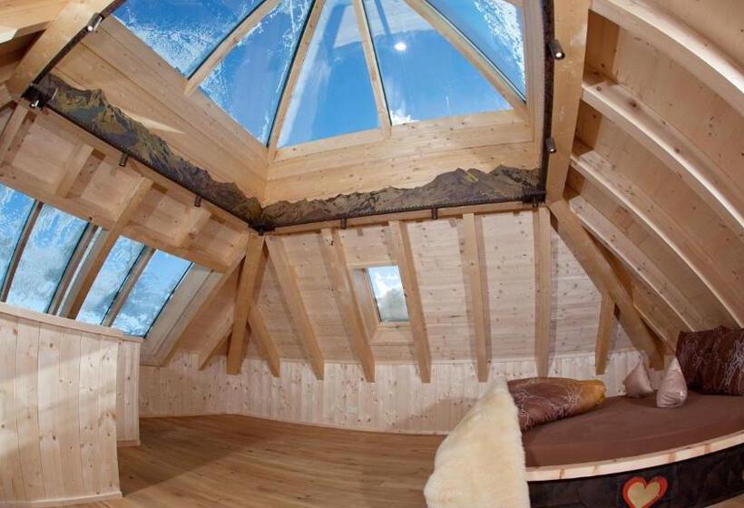 Deluxe Suite King Bed, Schneekarhütte