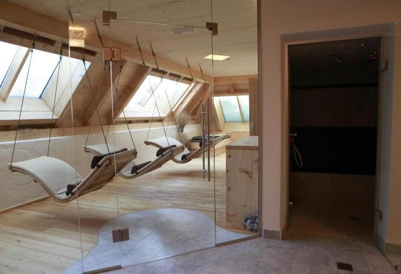 اتاق استاندارد با سرویس بهداشتی مشترک, Schneekarhütte