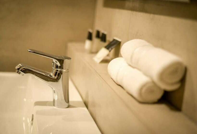 デラックスルーム, Verjandel