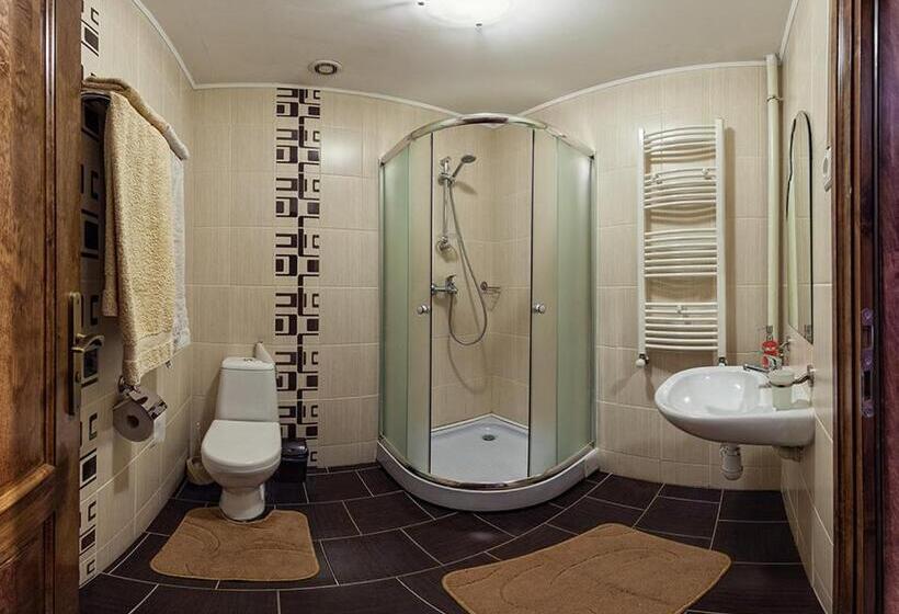 اتاق خانوادگی, Fortuna