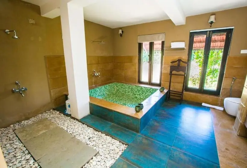 キングサイズベッドのデラックスルーム, Vannraj Resort And Spa