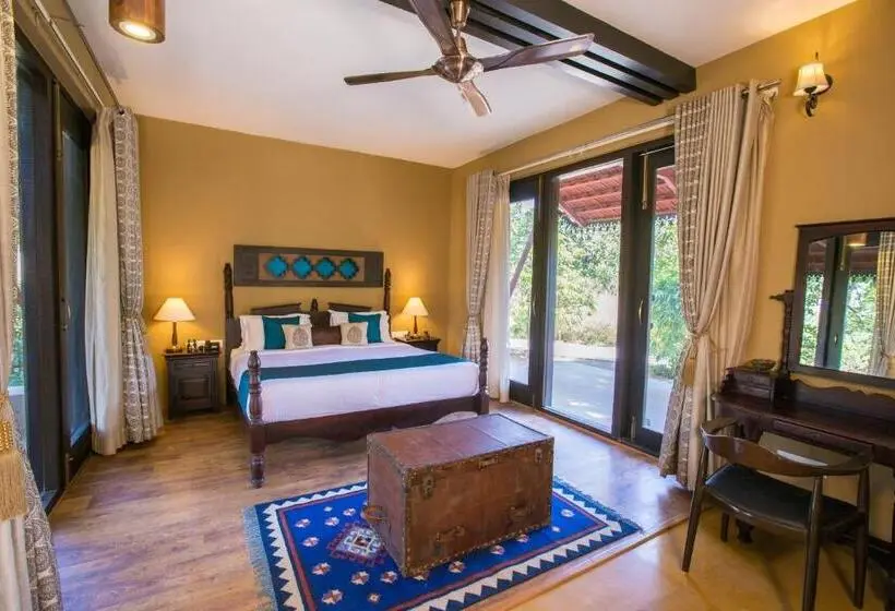 キングサイズベッドのデラックスルーム, Vannraj Resort And Spa