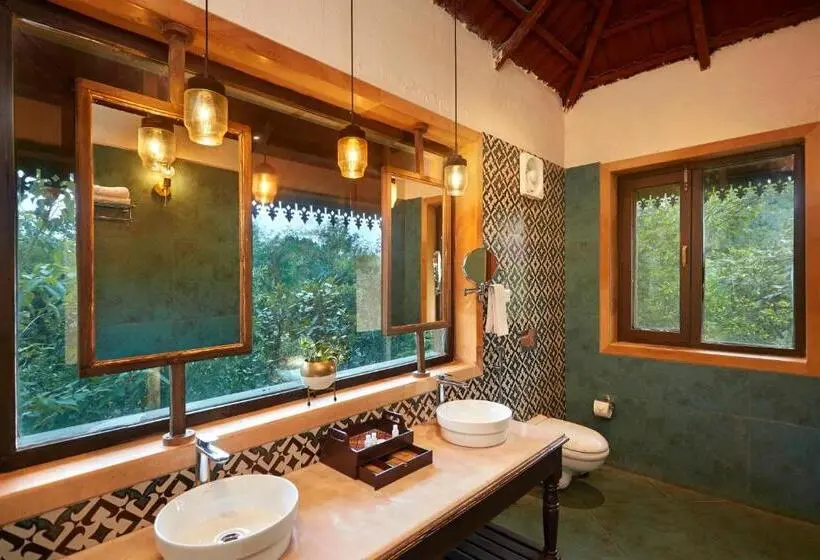 バルコニー付きデラックスルーム, Vannraj Resort And Spa