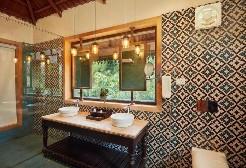 חדר דלוקס עם מרפסת, Vannraj Resort And Spa