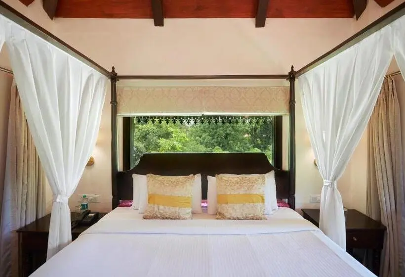 バルコニー付きデラックスルーム, Vannraj Resort And Spa