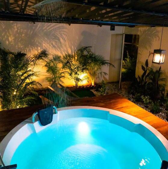 Бунгало Deluxe, Village Susegat Beach Resort