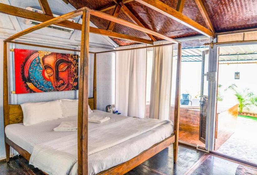 Бунгало Deluxe, Village Susegat Beach Resort