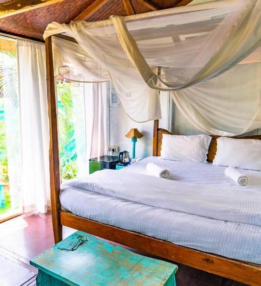 デラックスバンガロー, Village Susegat Beach Resort