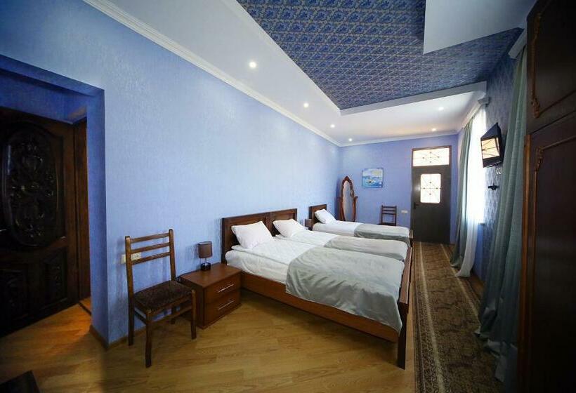 اتاق استاندارد سه تخته با بالکن, Harmony