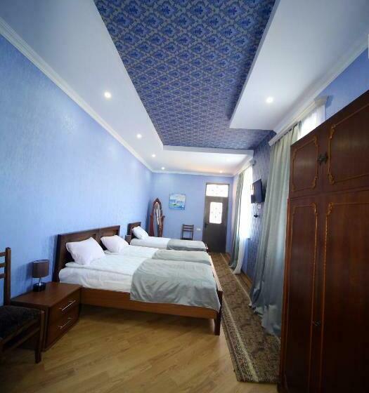 اتاق استاندارد سه تخته با بالکن, Harmony