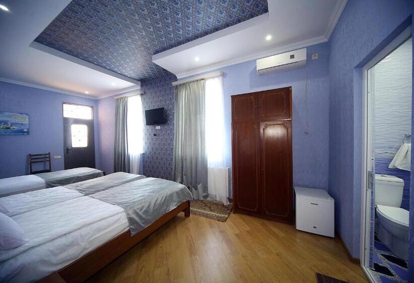 اتاق استاندارد سه تخته با بالکن, Harmony