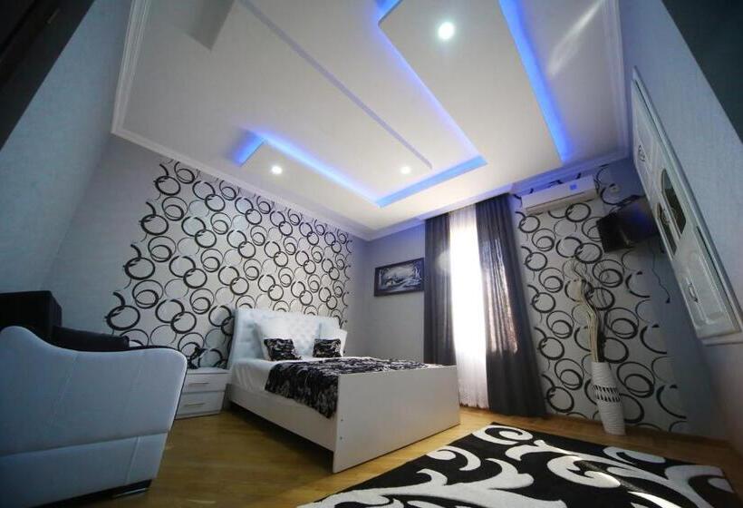 سوئیت با بالکن, Harmony