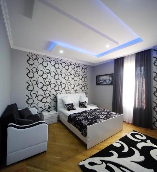 سوئیت با بالکن, Harmony