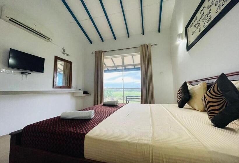 Quarto Triplo Estandar, Birdwing Sigiriya