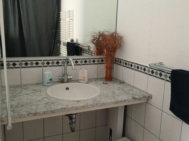 سرير فى غرفة مشتركه, A&s Hostel Bonnerstr. 64