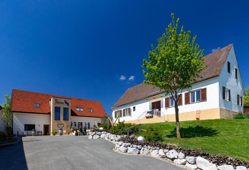 Номер Стандарт Вид на Сад, Weingut Und Gästezimmer Perner