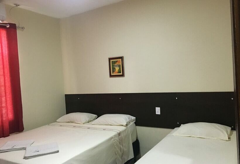 חדר סטנדרט לשלושה, Imperial Inn