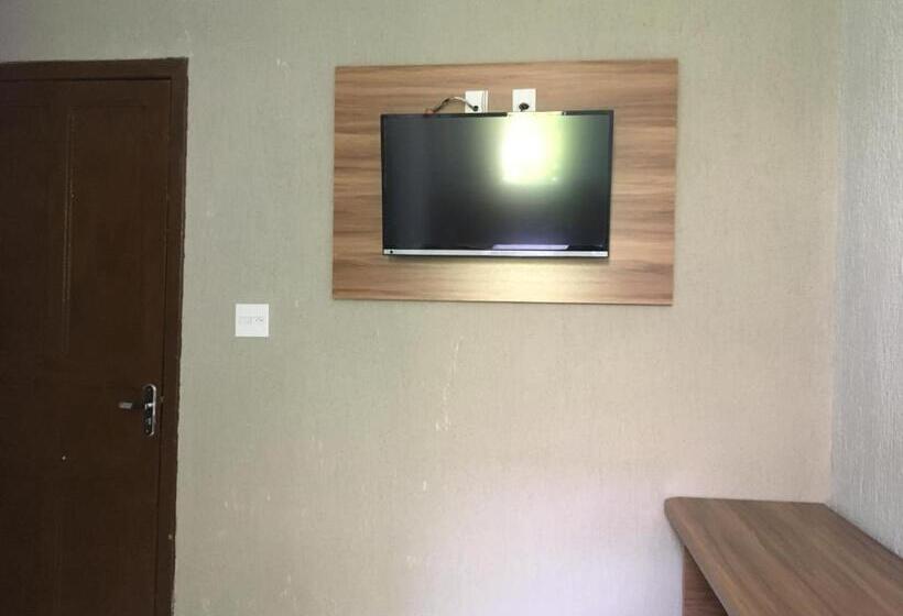 חדר סטנדרט יחיד, Imperial Inn