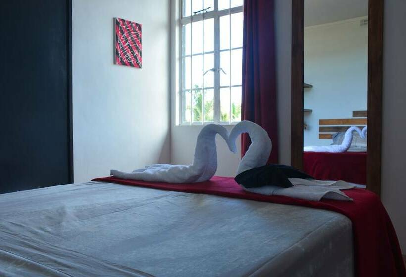 Standard Room, Le Pôle