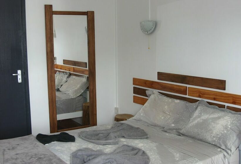 Standard Room, Le Pôle