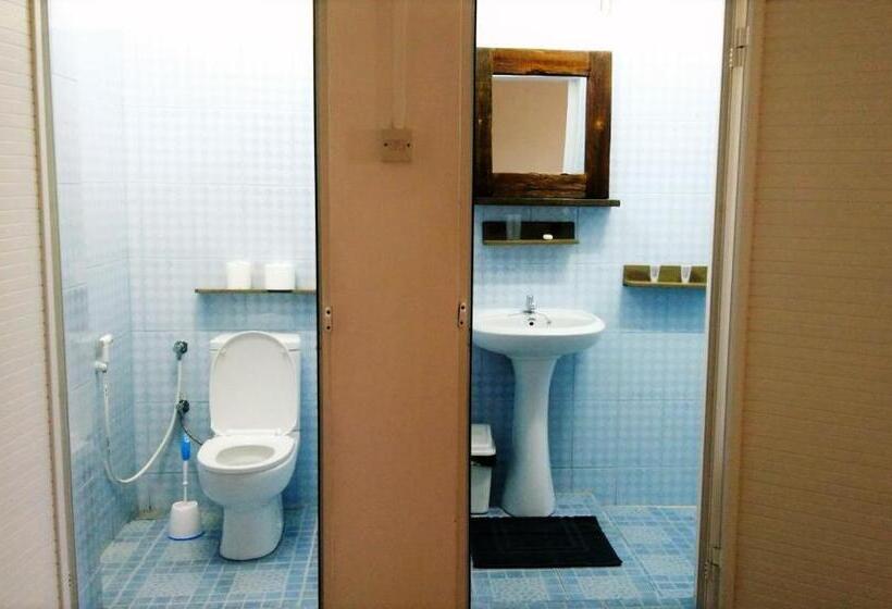 Standard Triple Room, Le Pôle