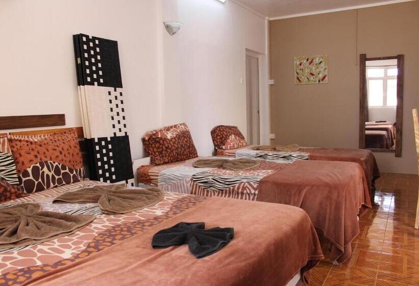 Family Room, Le Pôle