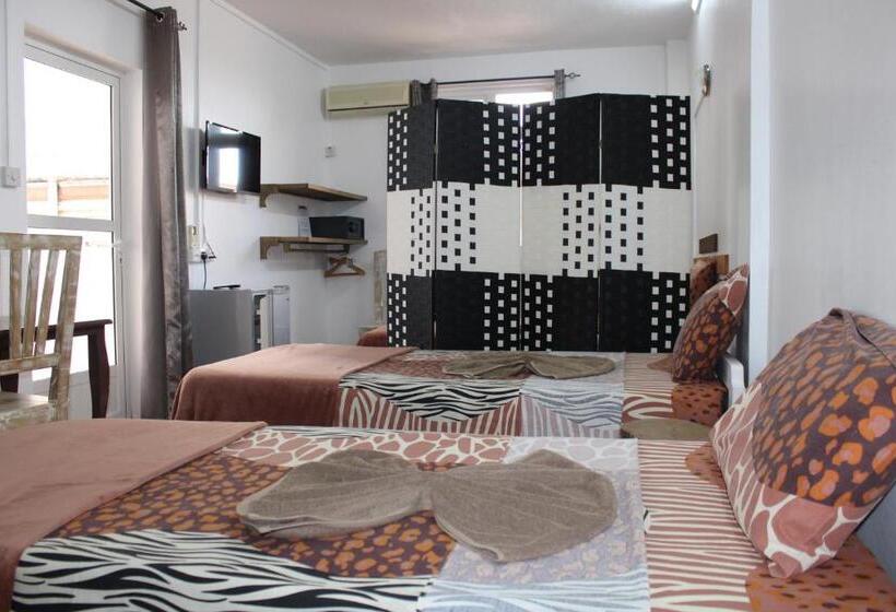 Family Room, Le Pôle