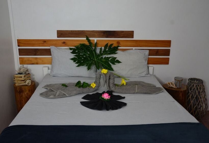 Standard Room Double Bed, Le Pôle