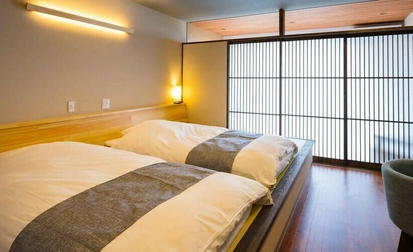 4 Kişilik Temel Oda, Iseebisou