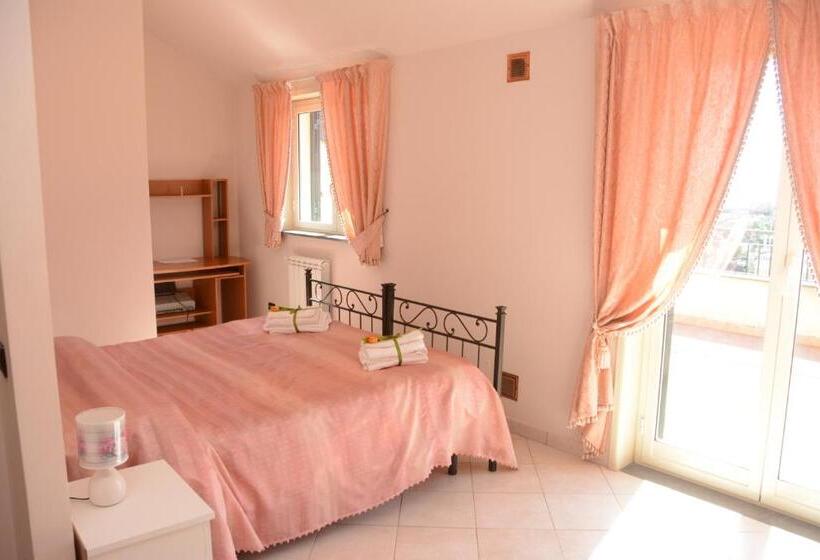 סוויטה עם טרסה, B&b Villa San Leonardo