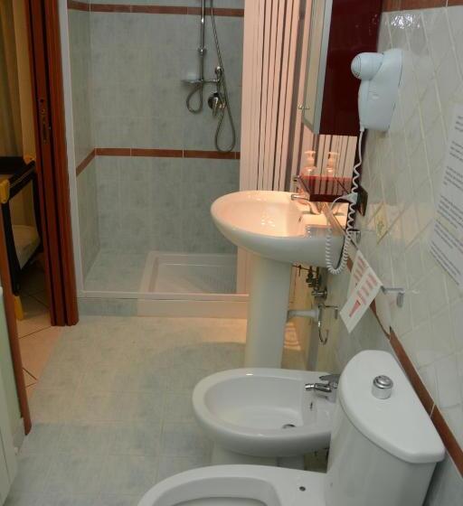 חדר משפחתי נוף לגינה, B&b Villa San Leonardo