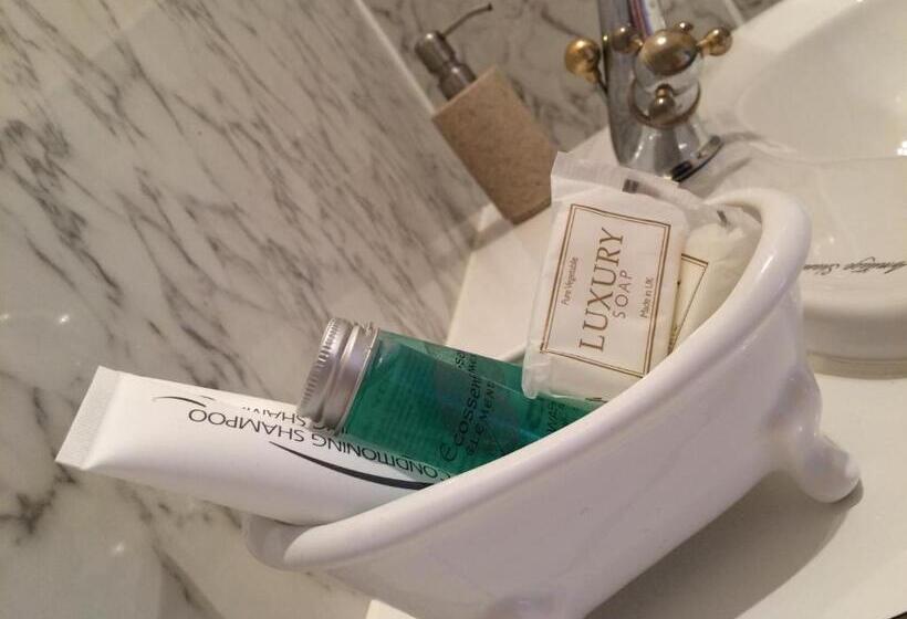 Номер Стандарт, Arduthie House