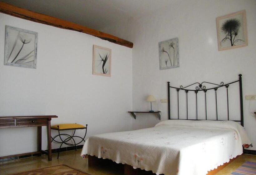 חדר סטנדרט לארבעה, Can Selleretas