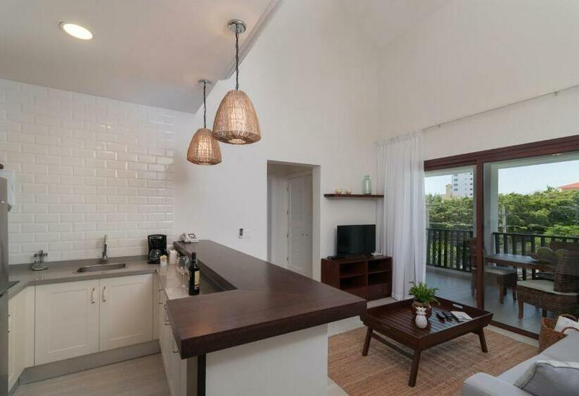 سوییت جونیور, Casa Hemingway