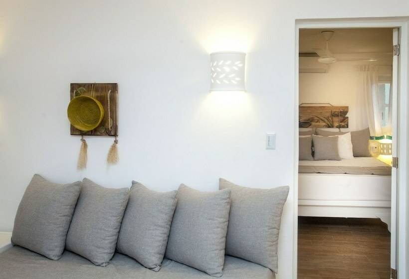 سوئیت جونیور با چشمانداز, Los Corales Beach Village