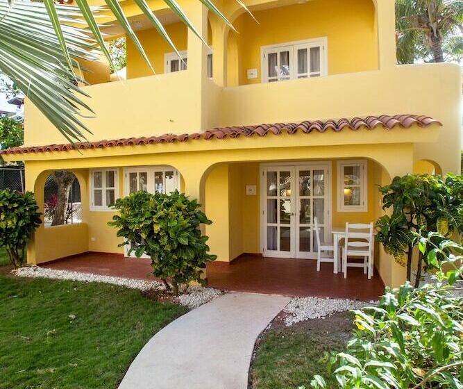 سوئیت جونیور با چشم‌انداز, Los Corales Beach Village