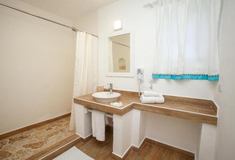 سوئیت جونیور با چشمانداز, Los Corales Beach Village